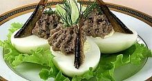 Рецепт - Яйца с рыбными консервами