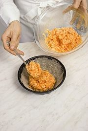 Приготовление блюда по рецепту - Морковно-рисовая запеканка. Шаг 3