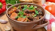 Рецепт - Тушеное мясо с черносливом