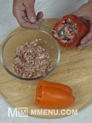 Приготовление блюда по рецепту - Перец, фаршированный мясом и рисом в мультиварке. Шаг 3