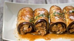 Рецепт - Рулетики из баклажанов с мясом и рисом