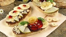 Рецепт - Бутерброды с фруктовым ассорти