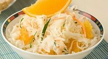 Рецепт - Салат из квашеной капусты с апельсином