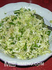 Приготовление блюда по рецепту - Салат из молодой капусты и  кольраби. Шаг 3