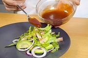 Приготовление блюда по рецепту - Салат с ветчиной гриль и пикантными гренками. Шаг 18