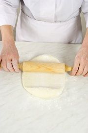 Приготовление блюда по рецепту - Батон с маслинами и грецкими орехами. Шаг 3