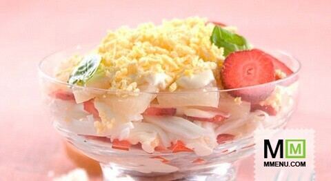 Салат-коктейль с гусем, клубникой и ананасами Салат-коктейль с гусем, клубникой и ананасами