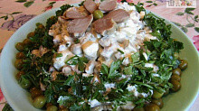 Рецепт - Бюджетный салат с куриными желудками и жареными грибами