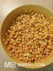 Приготовление блюда по рецепту - Гороховый суп с копчёными рёбрышками. Шаг 3