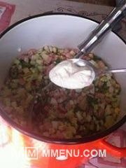 Приготовление блюда по рецепту - Сельдереевая окрошка на кефире. Шаг 5