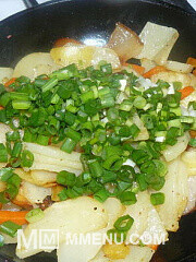 Приготовление блюда по рецепту - Жареная картошка на сале. Шаг 5