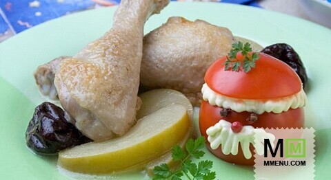 Курица с яблоками и черносливом Курица с яблоками и черносливом