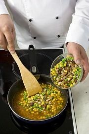 Приготовление блюда по рецепту - Вареная фасоль с кукурузой. Шаг 2