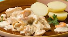 Рецепт - Кальмары, тушенные с овощами