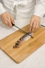 Приготовление блюда по рецепту - Салат со скумбрией (3). Шаг 1