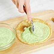Приготовление блюда по рецепту - Торт блинчатый с копченой семгой. Шаг 3