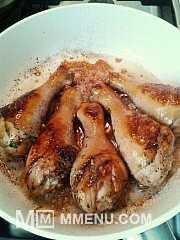 Приготовление блюда по рецепту - Курица с бальзамическим уксусом, помидорами и луком. Шаг 6