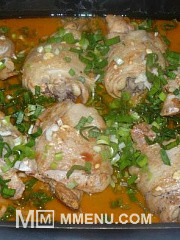 Приготовление блюда по рецепту - Куриные бедра в соусе. Шаг 6