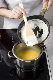 Приготовление блюда по рецепту - Картофельный суп-пюре с морковью. Шаг 3