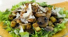 Рецепт - Теплый салат с курицей и картофелем