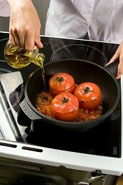 Приготовление блюда по рецепту - Помидоры, фаршированные овощами и рисом. Шаг 4