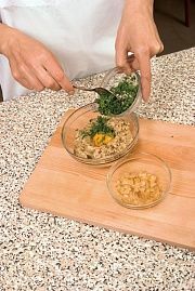 Приготовление блюда по рецепту - Сиченики грибные со сметанным соусом. Шаг 2