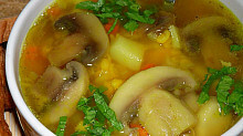 Рецепт - Гороховый суп с курицей и грибами