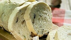 Рецепт - Хлеб с грибами и чесноком в мультиварке