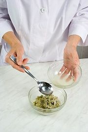 Приготовление блюда по рецепту - Осетрина в соусе из грецких орехов. Шаг 3
