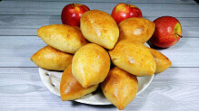 Рецепт - Пирожки с начинкой из яблок на кефире