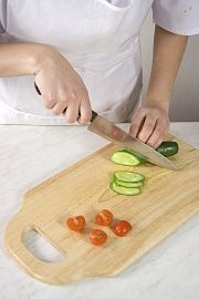 Приготовление блюда по рецепту - Бутерброды с овощами. Шаг 1