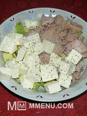 Приготовление блюда по рецепту - Салат с тунцом и авокадо. Шаг 3
