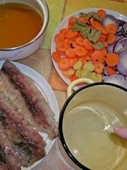 Приготовление блюда по рецепту - Селёдка маринованная в белом вине с морковью. Шаг 5