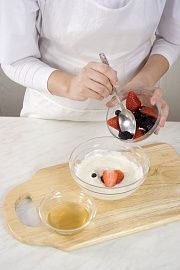 Приготовление блюда по рецепту - Ягодный торт с тофу. Шаг 4