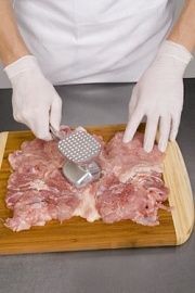 Приготовление блюда по рецепту - Рулет из курицы с грибами. Шаг 1