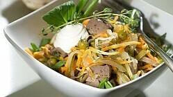 Рецепт - Салат с печенкой и овощами