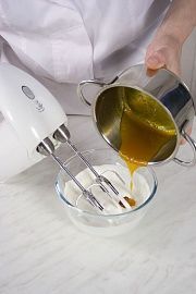 Приготовление блюда по рецепту - Апельсиновое суфле. Шаг 3