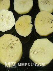 Приготовление блюда по рецепту - Печеная картошка. Шаг 2