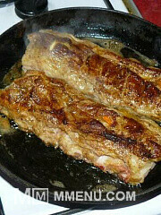 Приготовление блюда по рецепту - Свиные ребра на сковороде. Шаг 3