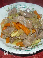 Приготовление блюда по рецепту - Тушеные куриные желудки. Шаг 4