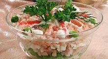 Рецепт - Салат из кальмаров, рыбы и крабовых пало