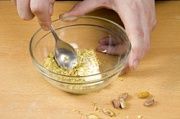 Приготовление блюда по рецепту - Куриный суп-пюре с фисташками. Шаг 9
