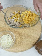 Приготовление блюда по рецепту - Запеканка из курицы с кукурузой. Шаг 2