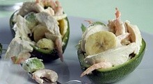 Рецепт - Авокадо, фаршированные креветками и куриным филе
