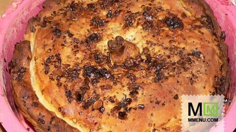 Слоёный пирог с вишней и орешками Слоёный пирог с вишней и орешками