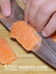 Приготовление блюда по рецепту - Сашими из лосося и тунца. Шаг 4
