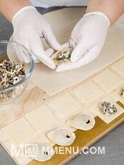 Приготовление блюда по рецепту - Кундюмы, запеченные в горшочках. Шаг 2