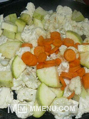 Приготовление блюда по рецепту - Жареные кабачки с цветной капустой. Шаг 1