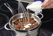 Приготовление блюда по рецепту - Шоколадное пирожное с черносливом. Шаг 7
