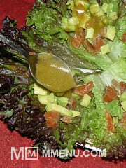 Приготовление блюда по рецепту - Салат с авокадо и лососем. Шаг 5